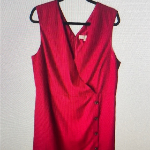 Elegant Red Sleeveless Dress - Picture 1 of 3